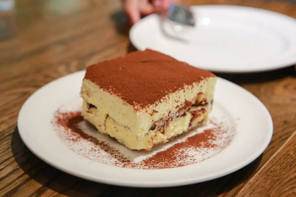 tiramisu plate