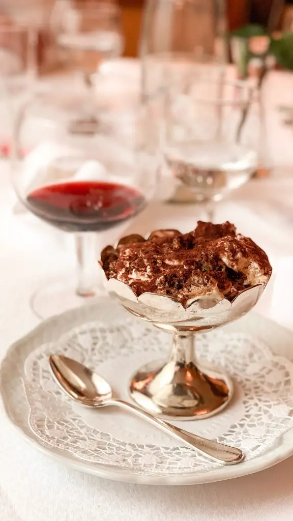 Tiramisu wine pairing: which wines go with tiramisu?